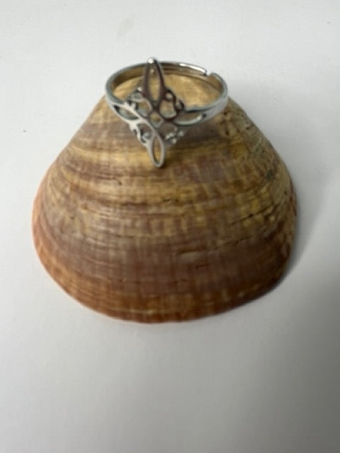 Anillo Ajustable de Acero Inoxidable – Nudo de Bruja (Protección Activa)