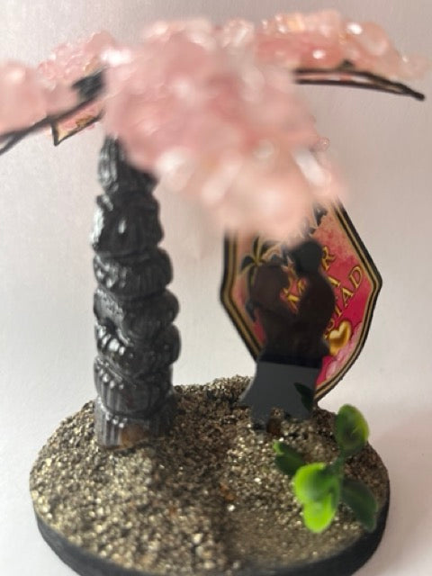Tótem de Amor y Amistad: Palmera de Cuarzo Rosa (10 cm)